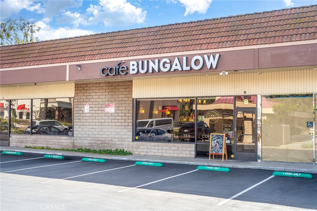 992 E Alosta Avenue B