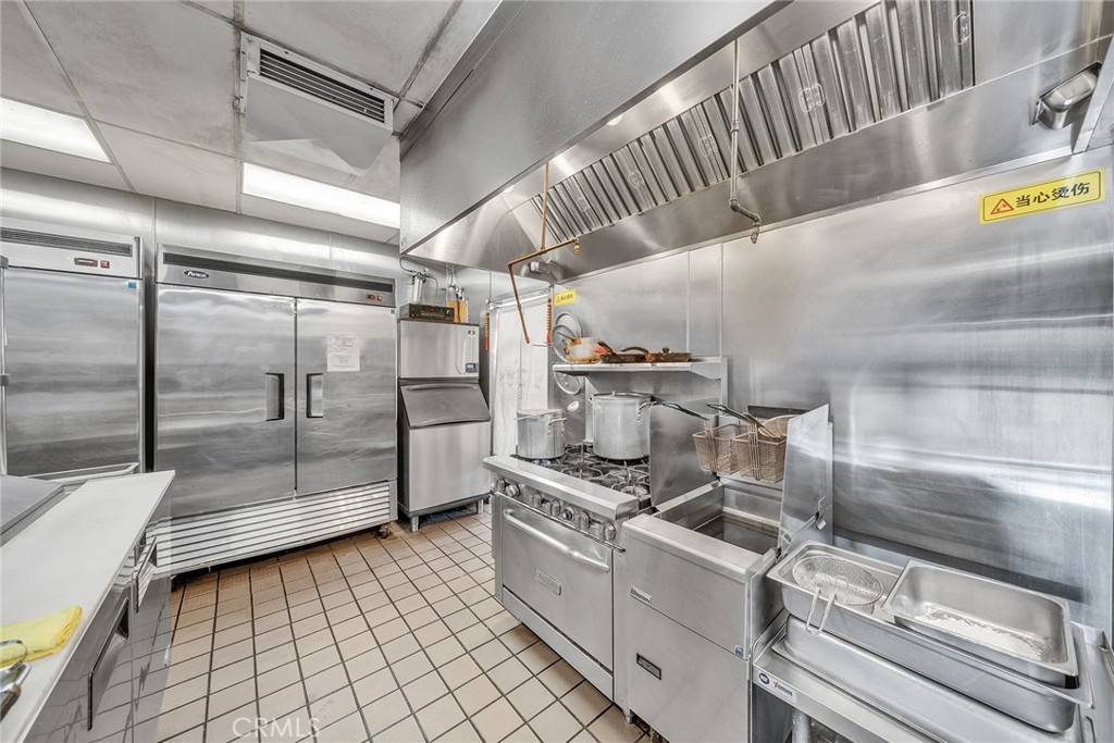 992 E Alosta Avenue B