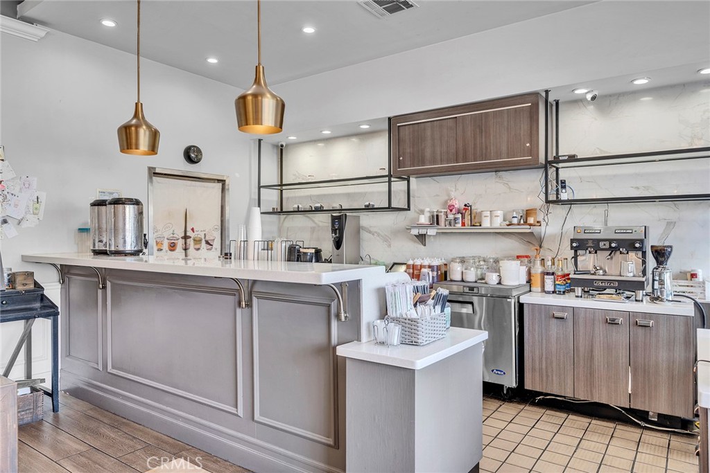 992 E Alosta Avenue B