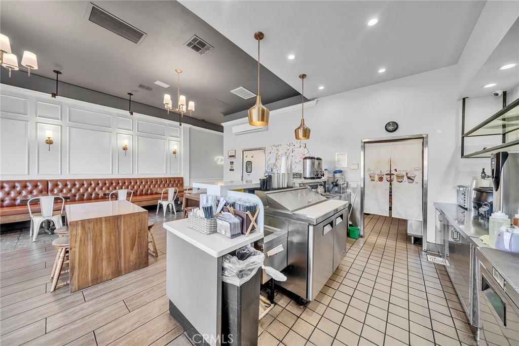 992 E Alosta Avenue B