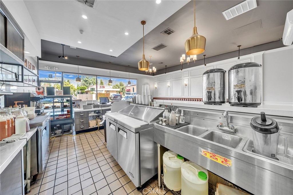 992 E Alosta Avenue B