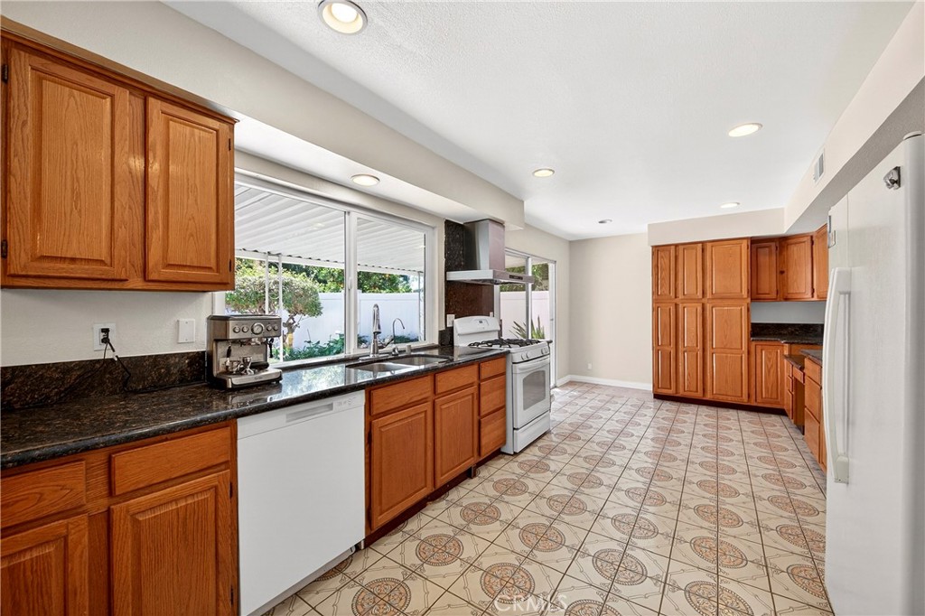 23836 Minnequa Drive