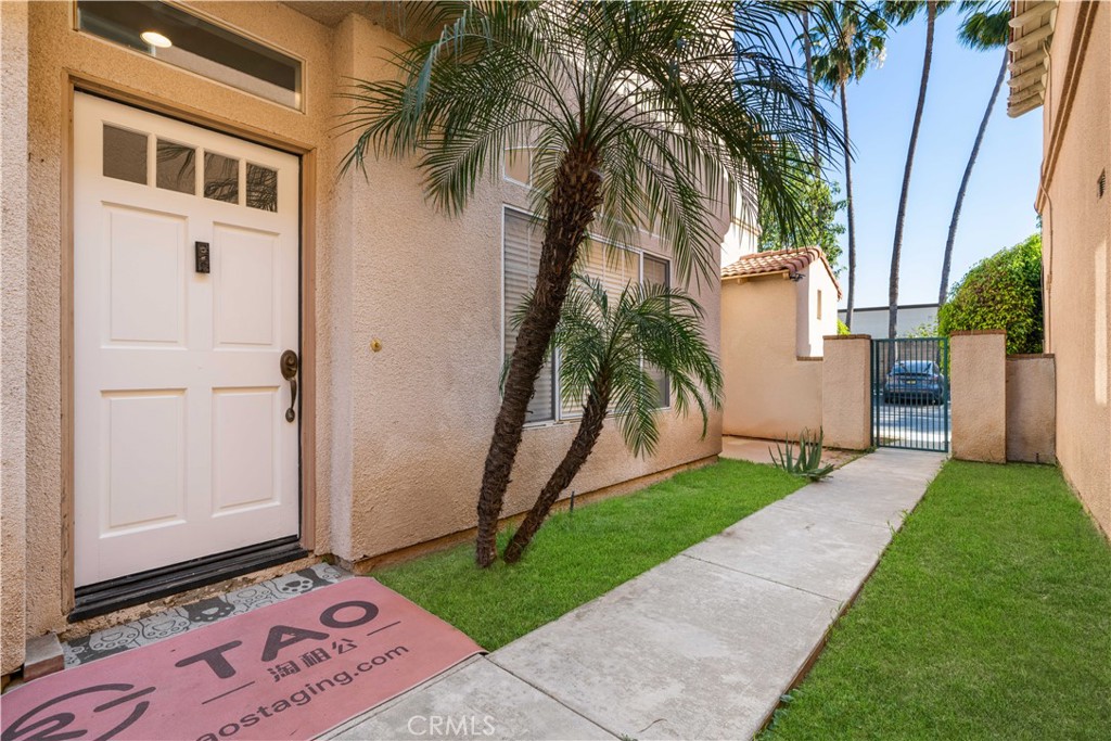 688 N Rimsdale Avenue 13