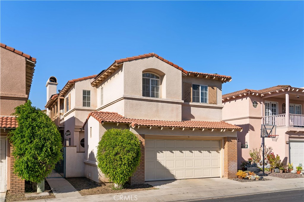 688 N Rimsdale Avenue 13