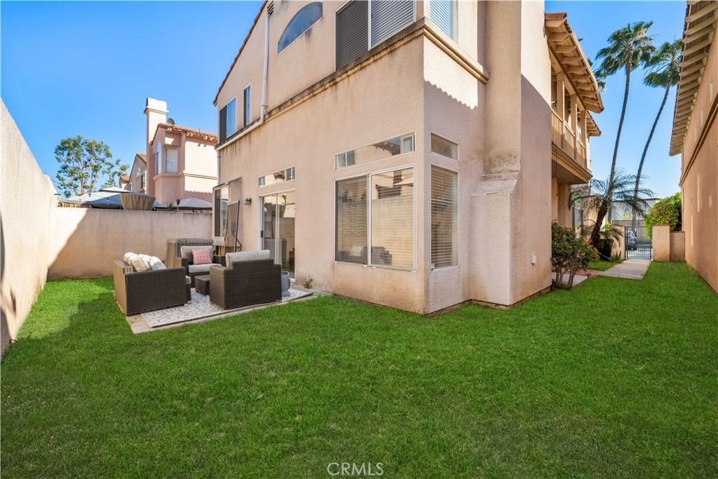 688 N Rimsdale Avenue 13