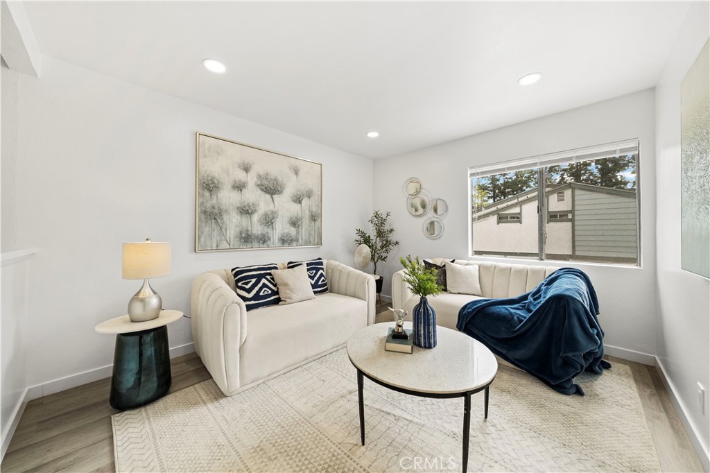 2008 E 5th Street