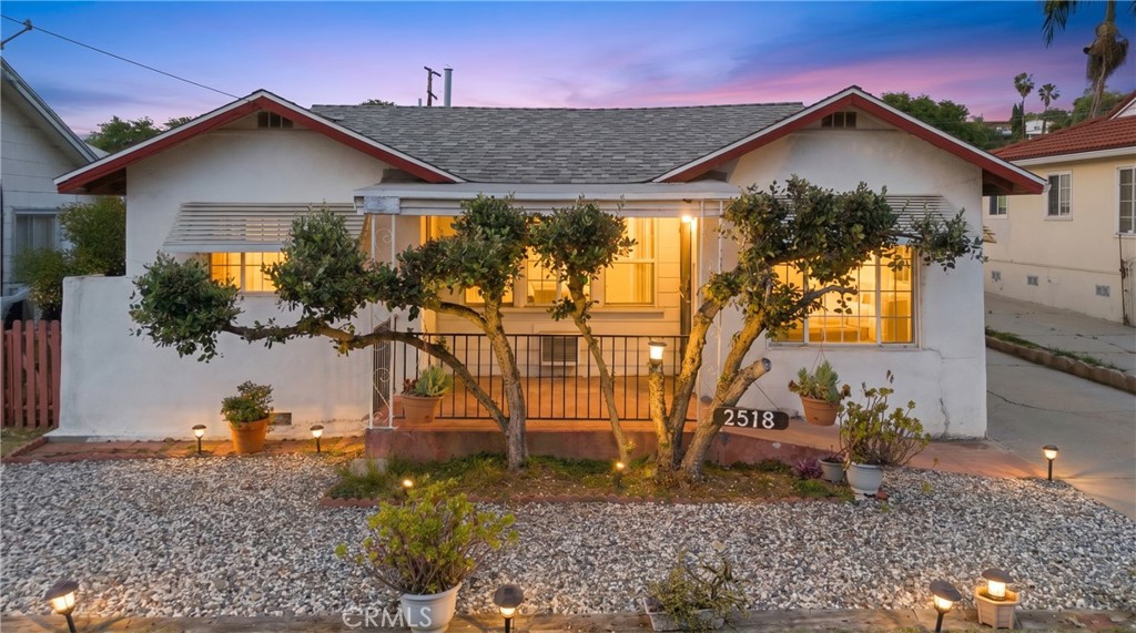 2518 El Paseo