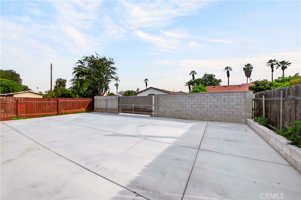2643 10th Street