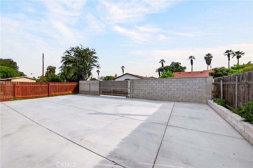 2643 10th Street