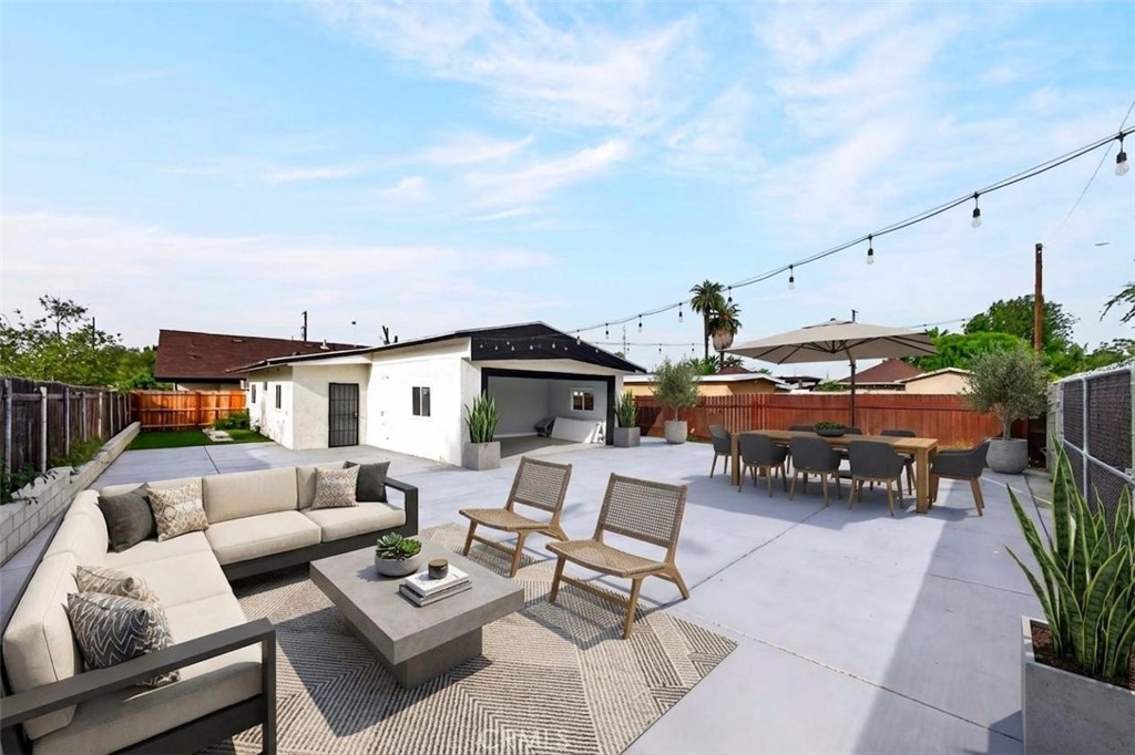 2643 10th Street