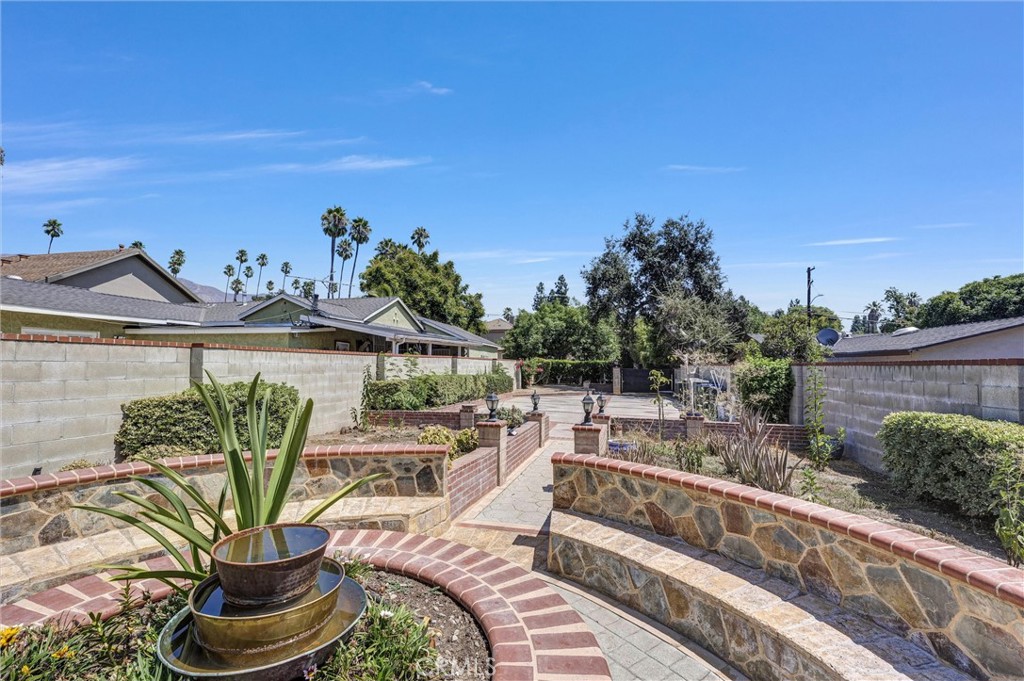 1325 Glen