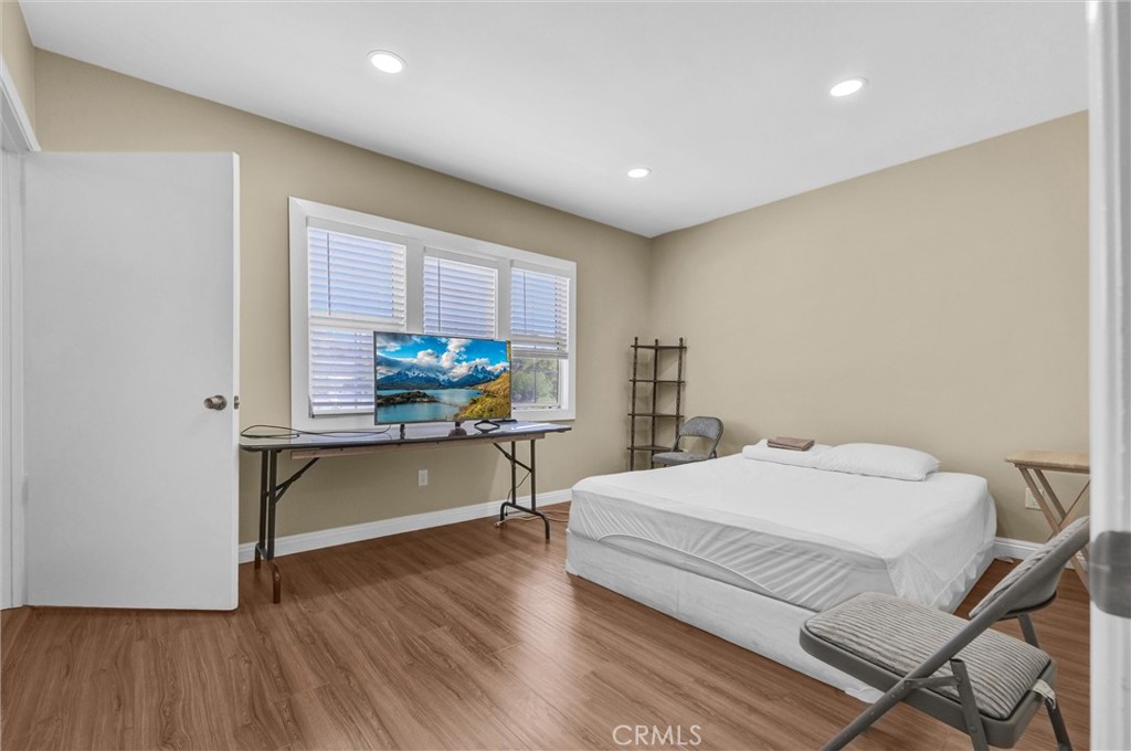 1325 Glen