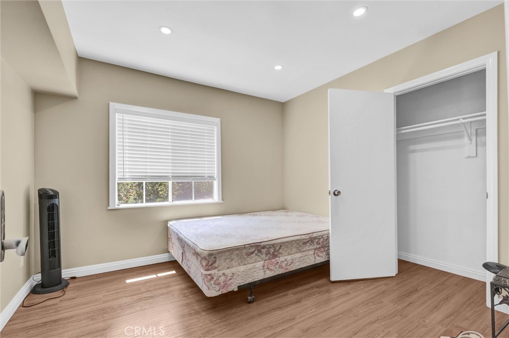 1325 Glen