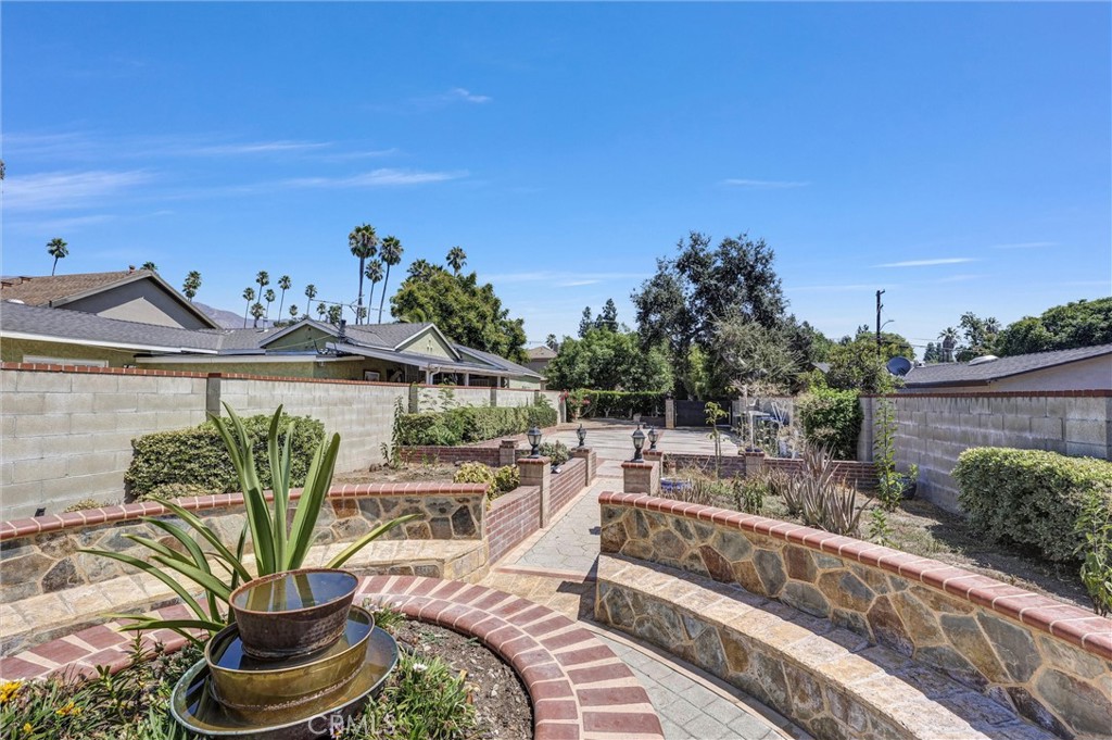 1325 Glen