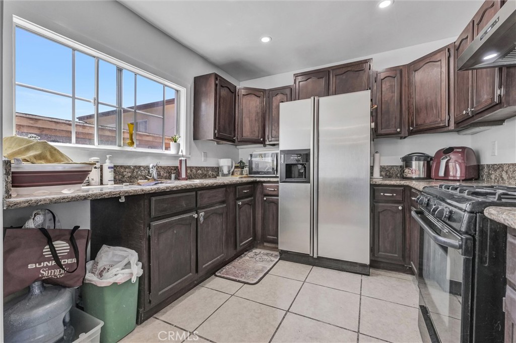 1325 Glen