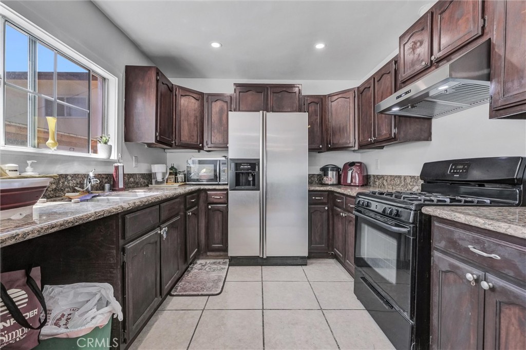 1325 Glen