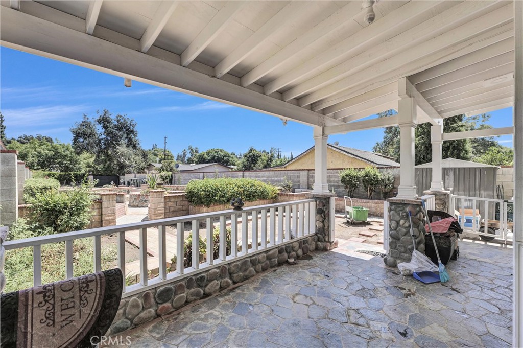 1325 Glen
