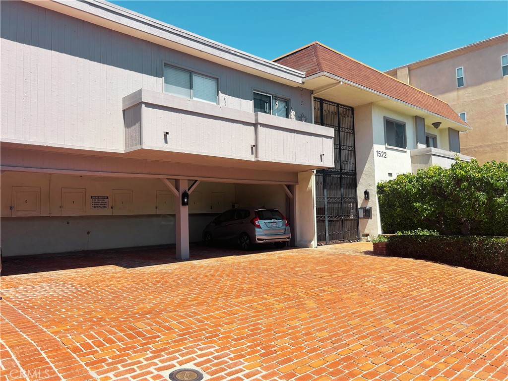 1522 S Centinela Ave 204