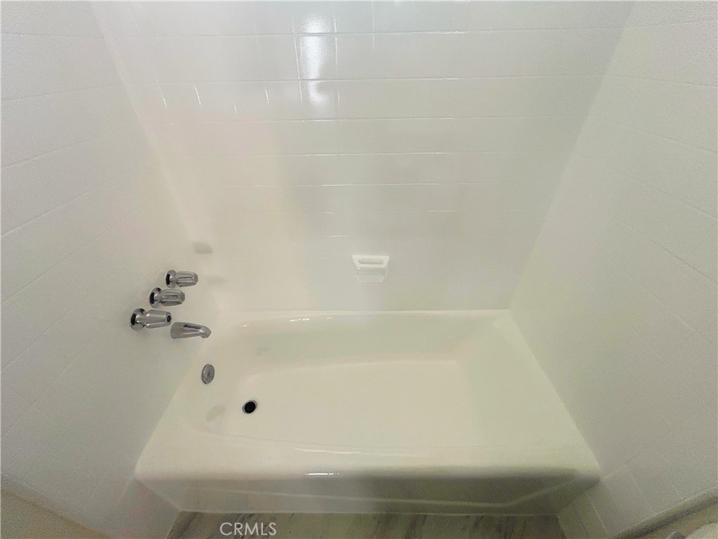 1522 S Centinela Ave 204