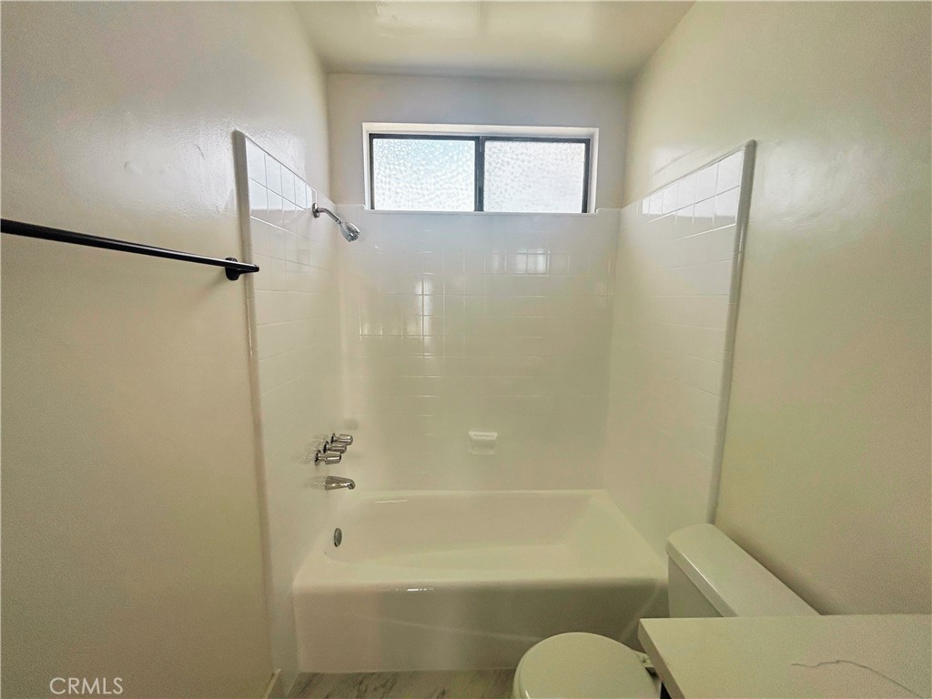 1522 S Centinela Ave 204