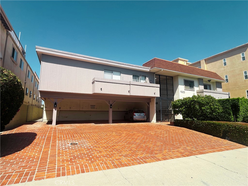 1522 S Centinela Ave 204