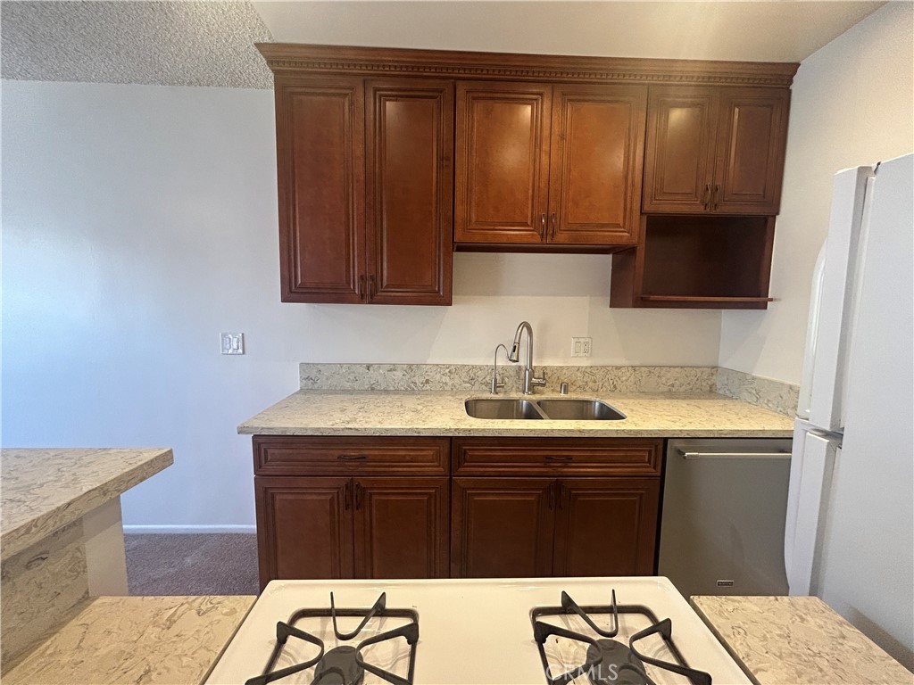 1522 S Centinela Ave 204