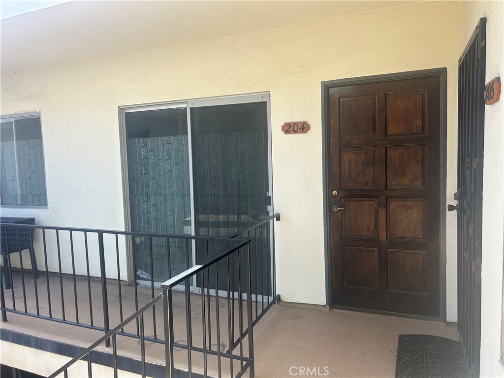 1522 S Centinela Ave 204