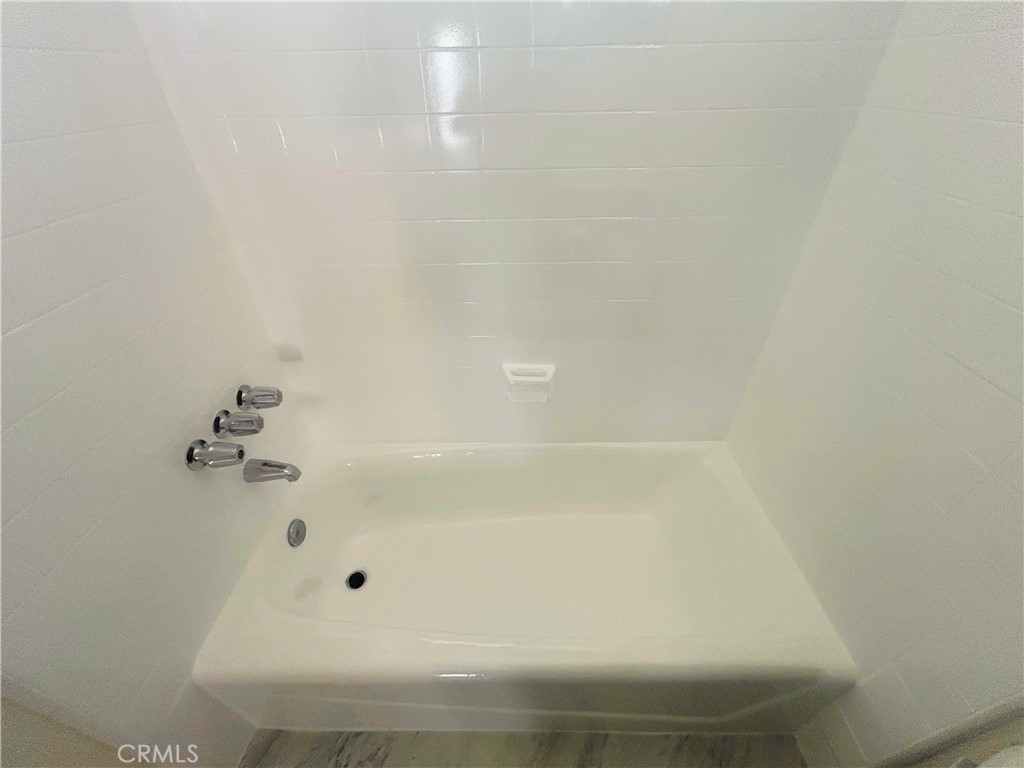 1522 S Centinela Ave 204