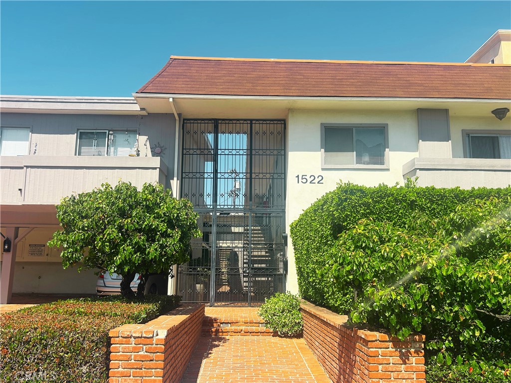 1522 S Centinela Ave 204