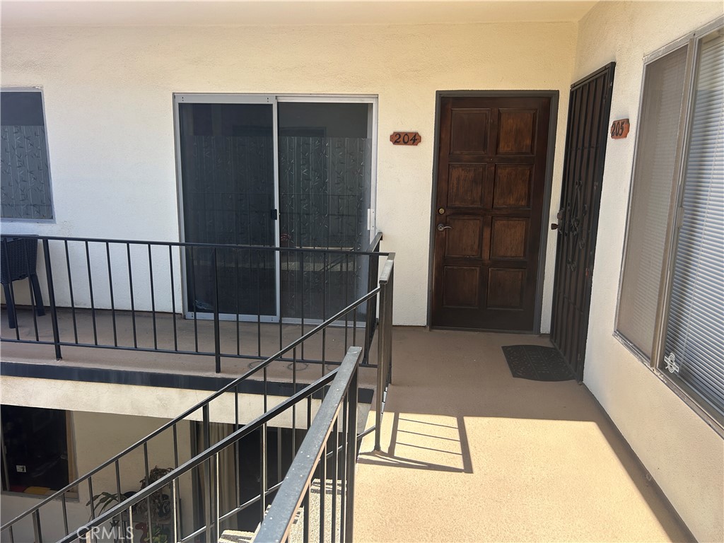 1522 S Centinela Ave 204