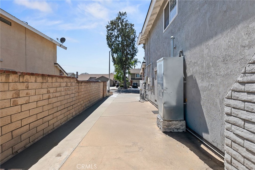 2725 S Mildred