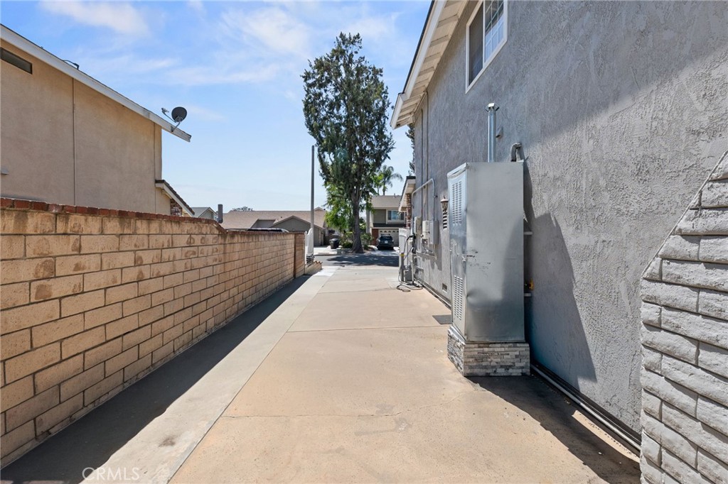 2725 S Mildred