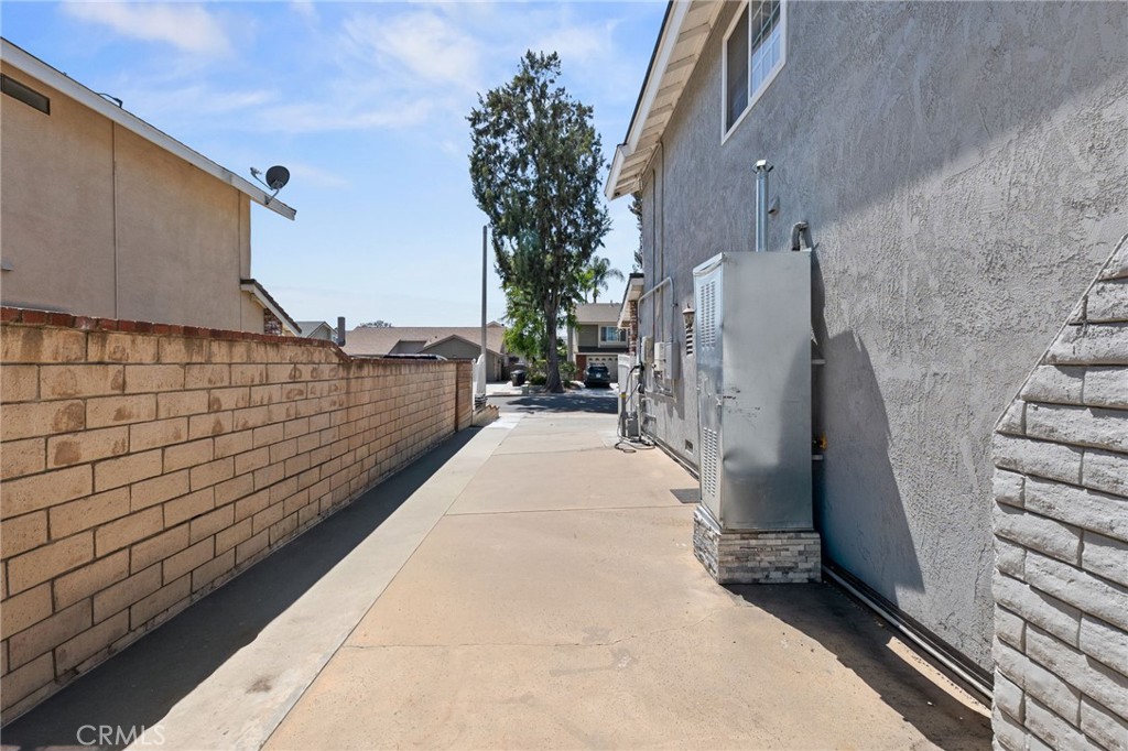 2725 S Mildred