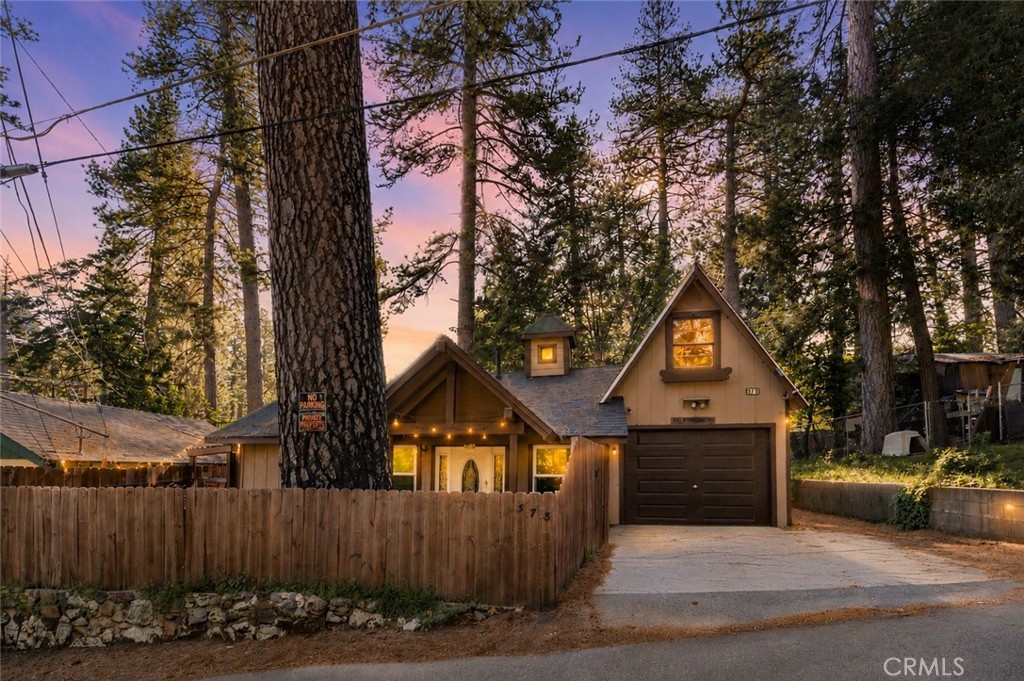 373 Redwood Lane