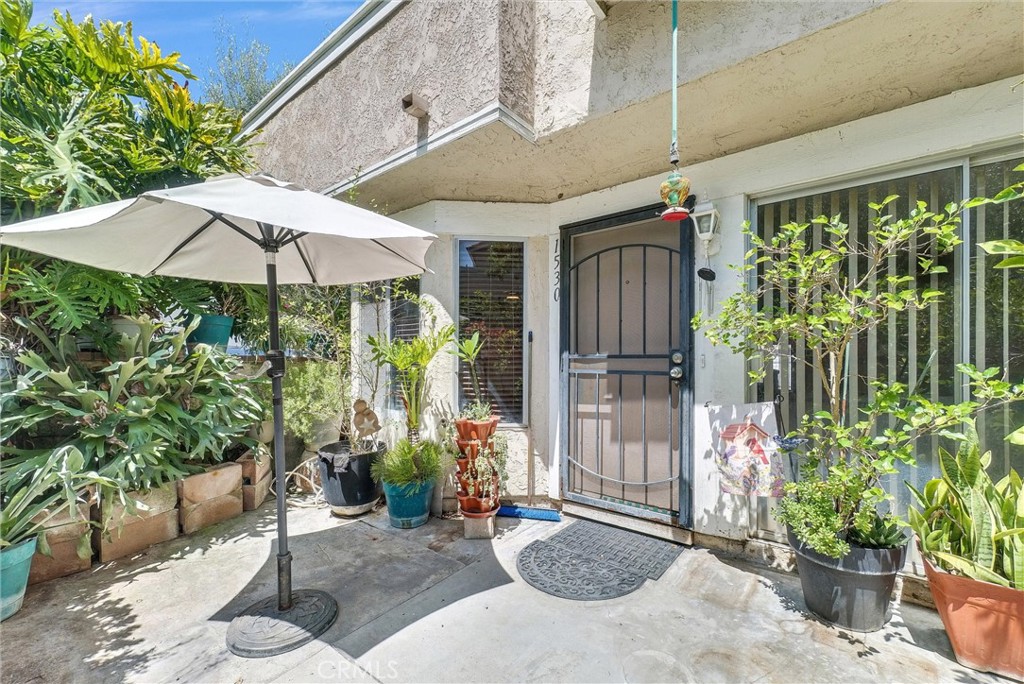 1530 Elkwood