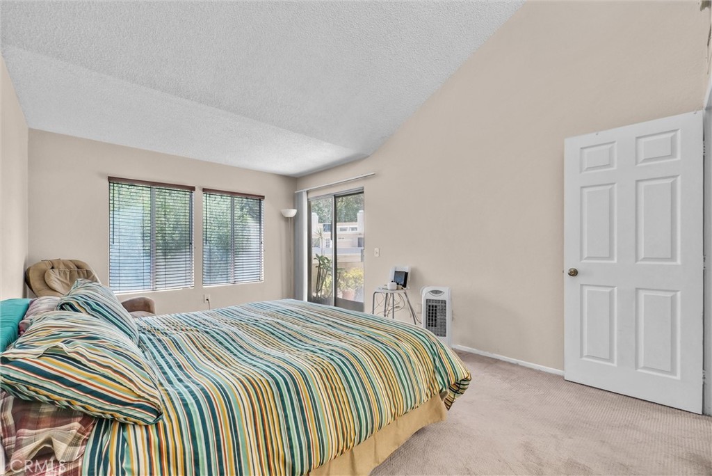 1530 Elkwood