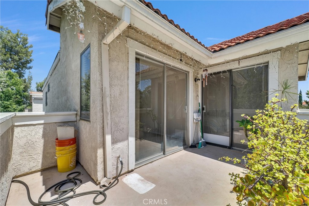 1530 Elkwood