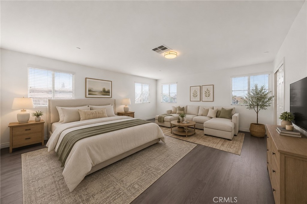 17044 Cerritos