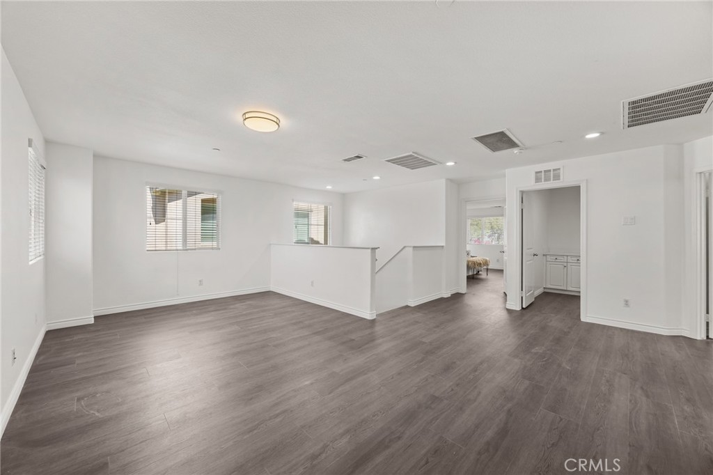 17044 Cerritos