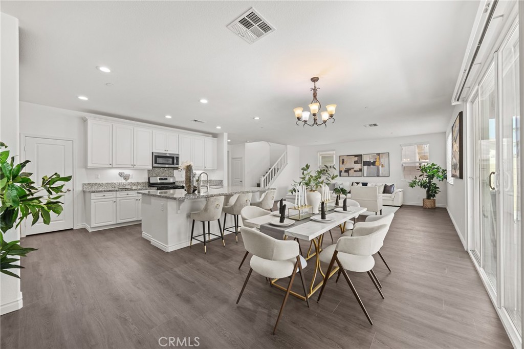17044 Cerritos
