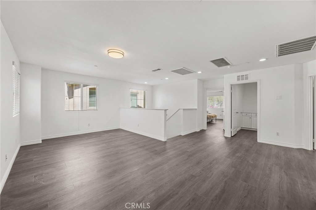 17044 Cerritos
