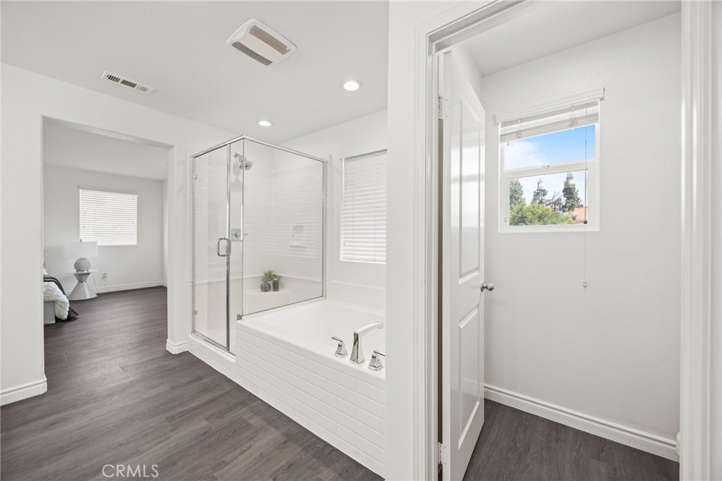 17044 Cerritos