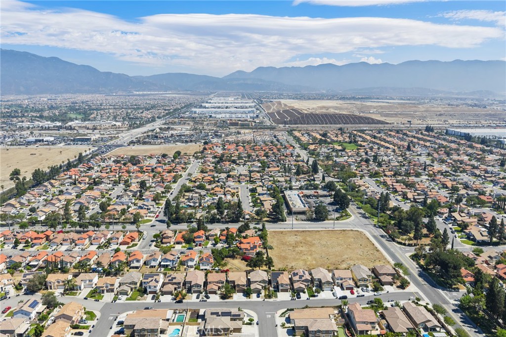 17044 Cerritos