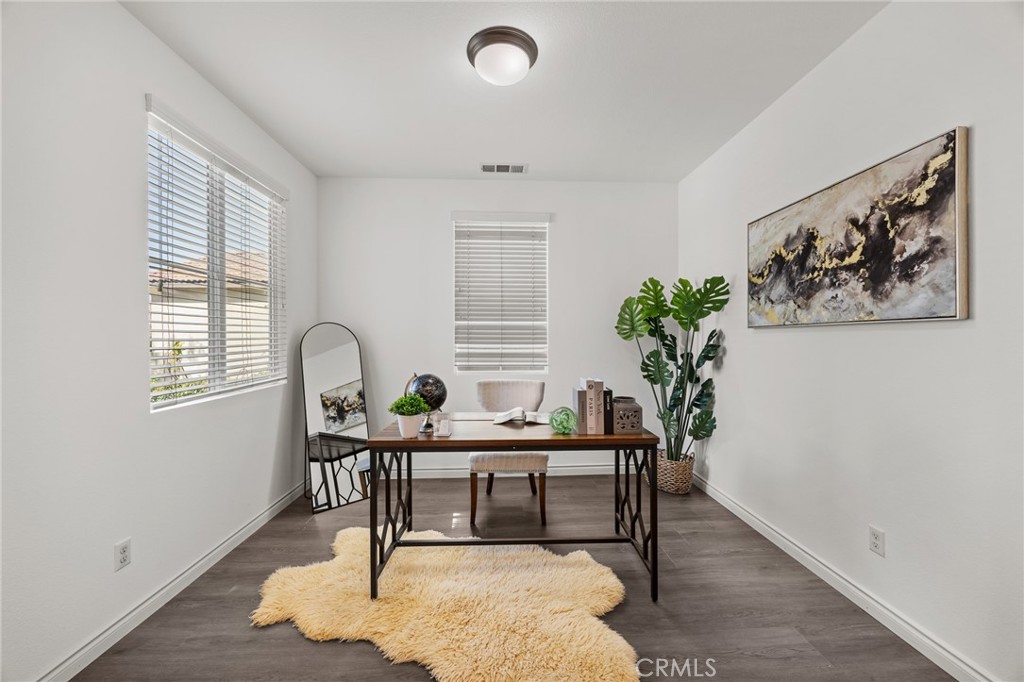 17044 Cerritos