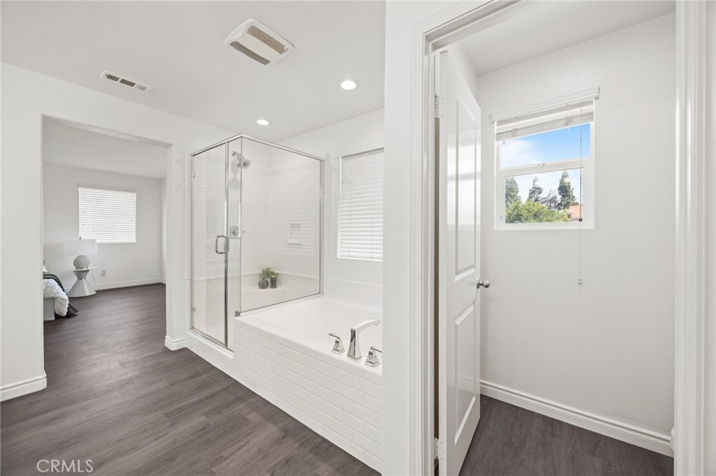 17044 Cerritos