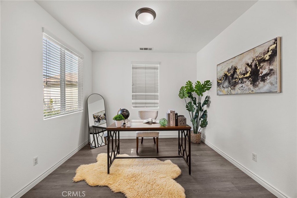 17044 Cerritos