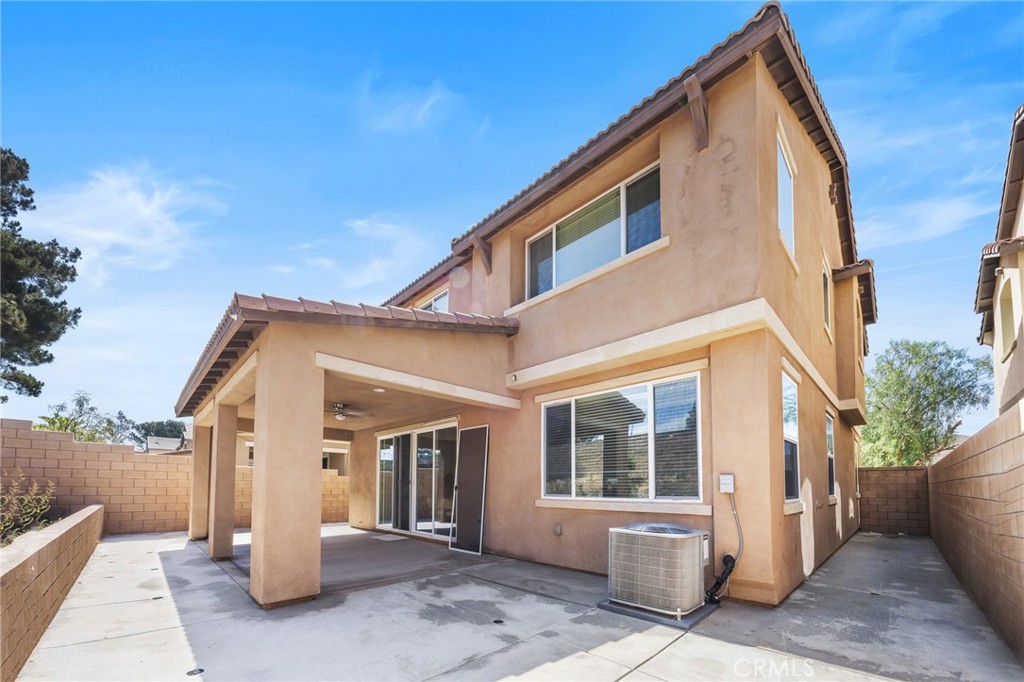 17044 Cerritos