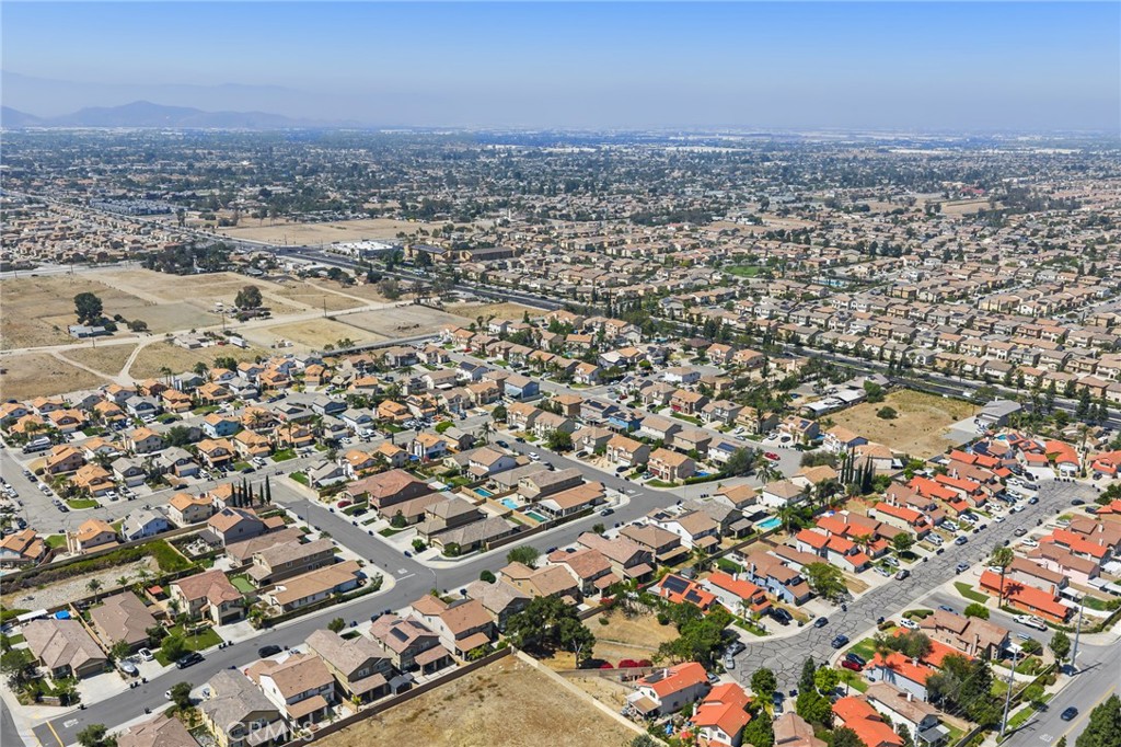17044 Cerritos