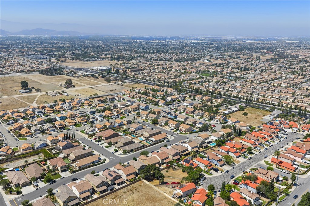 17044 Cerritos