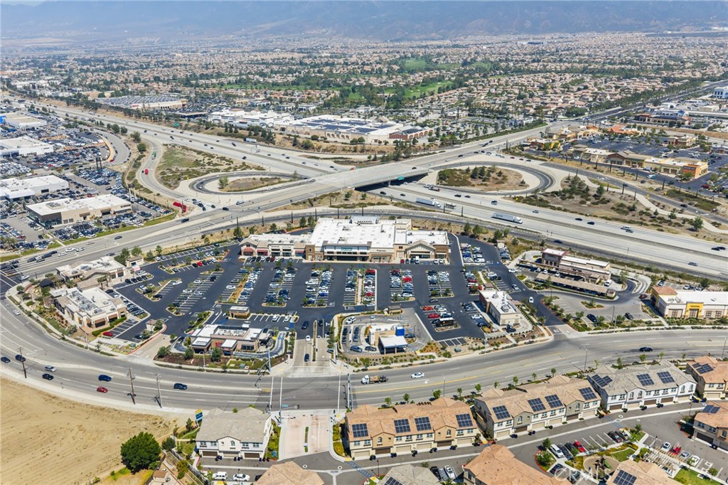 17044 Cerritos